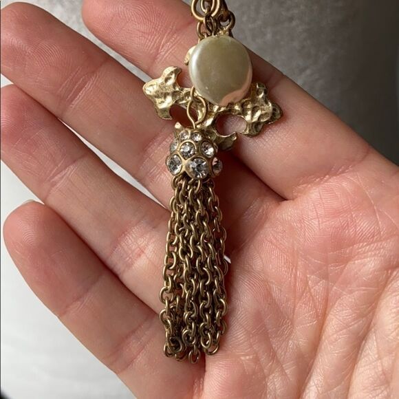 Faux pearl long charm and tassel necklace - Picture 5 of 9
